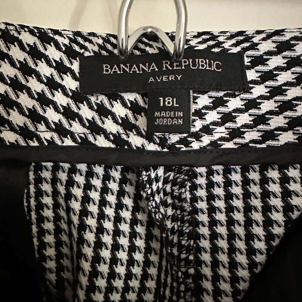 Banana Republic Black & White Houndstooth Cropped Pants - Picture 2 of 5